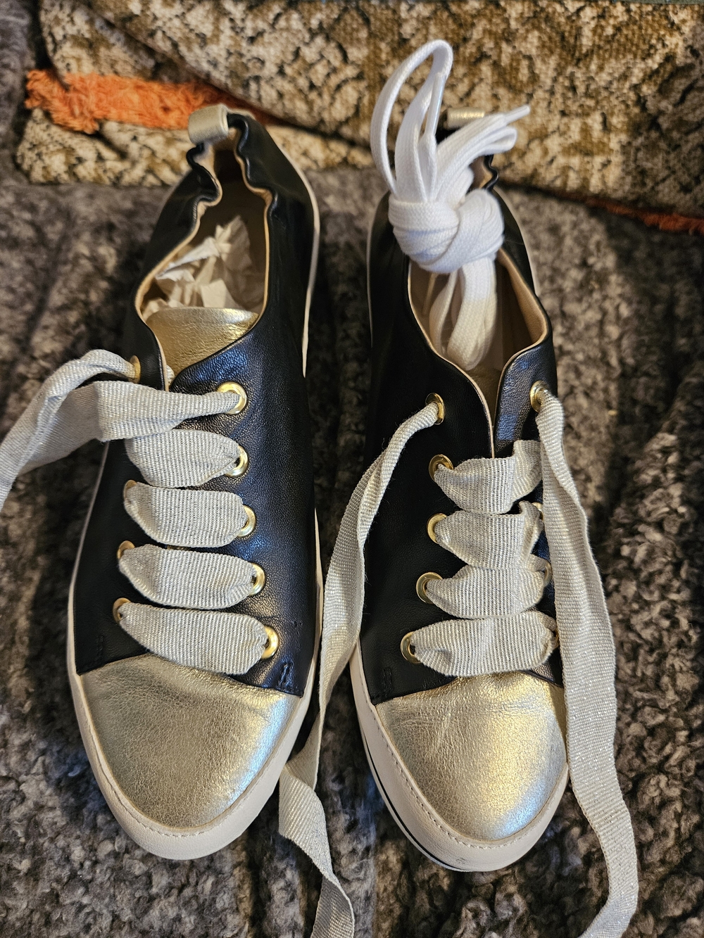 Ron White Black & Gold Women's Lace-Up Casual Sneakers Size 6